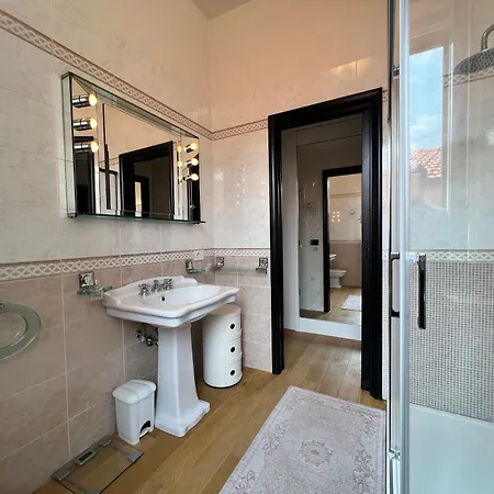 Apartament Oro Apartment, *