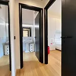 Oro Apartment, *