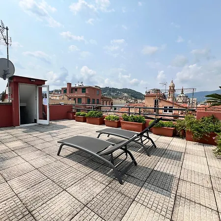 Oro Apartment, *