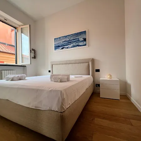 Oro Apartment, *